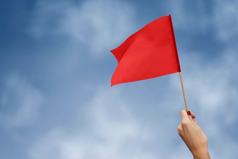 Red Flags to Watch Out for Before Saying ‘Yes’ to Clients